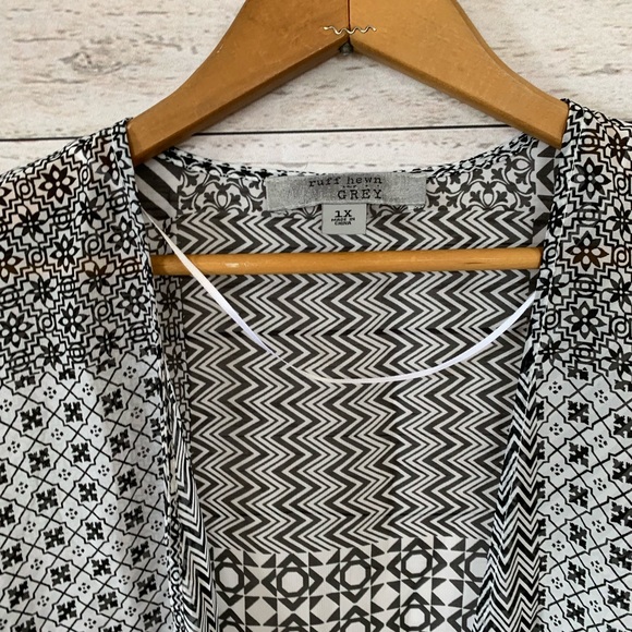 Ruff Hewn Cover up shawl NWT - Picture 2 of 5